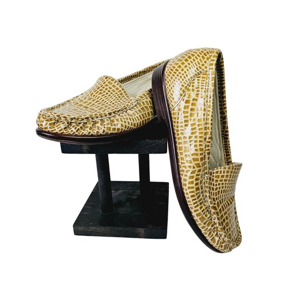 SAS Shoes - SAS Tripad Comfort Shoes Gold Leather Snakeskin Slip On Loafers Sz 9M